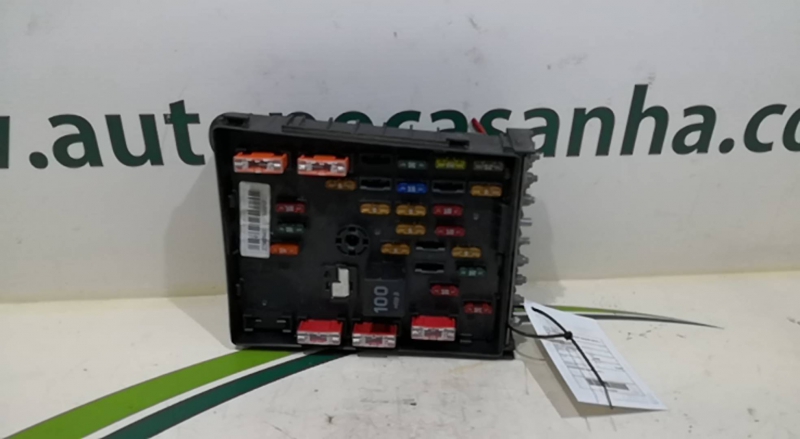 Caixa dos Fusíveis VOLKSWAGEN - ID S_63693