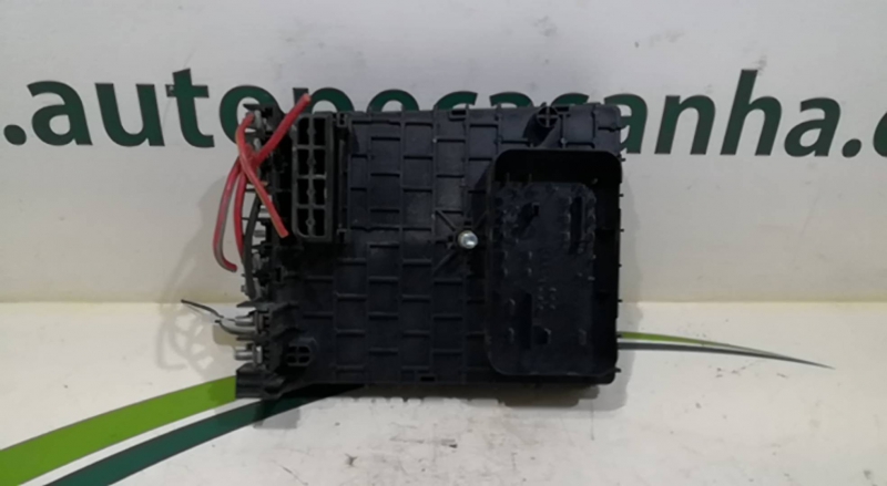 Caixa dos Fusíveis VOLKSWAGEN PASSAT Variant (3C5) | 05 - 11 Imagem-1