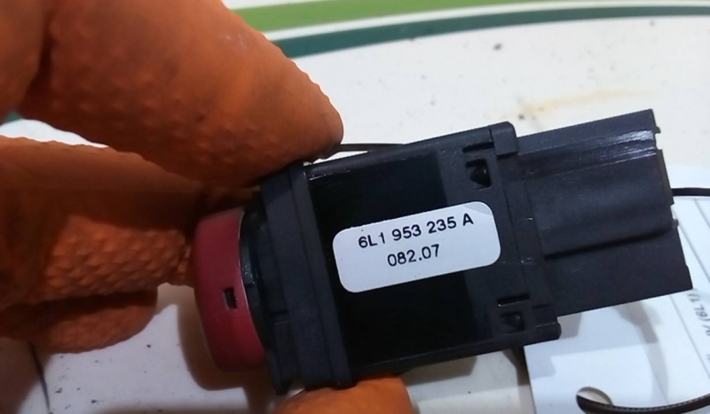 Botão 4 Piscas SEAT IBIZA III (6L1) | 02 - 09 Imagem-1