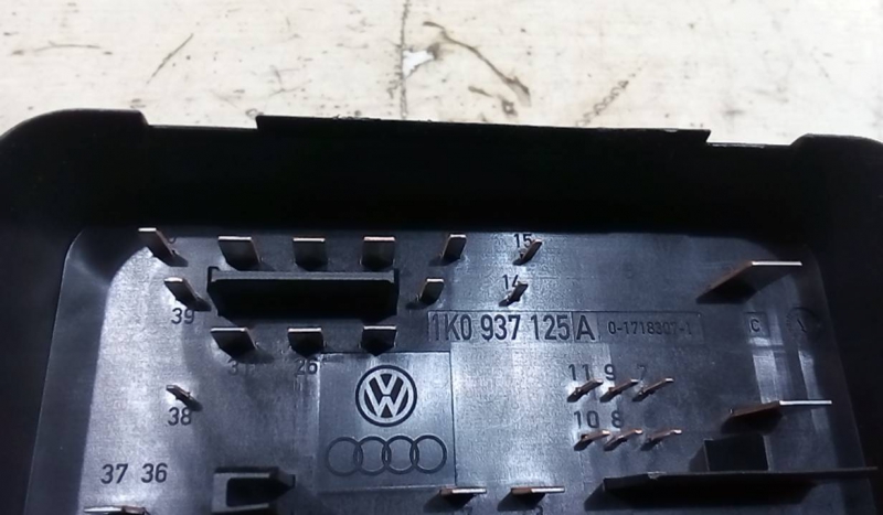 Caixa dos Fusíveis VOLKSWAGEN TOURAN (1T1, 1T2) | 03 - 10 Imagem-2