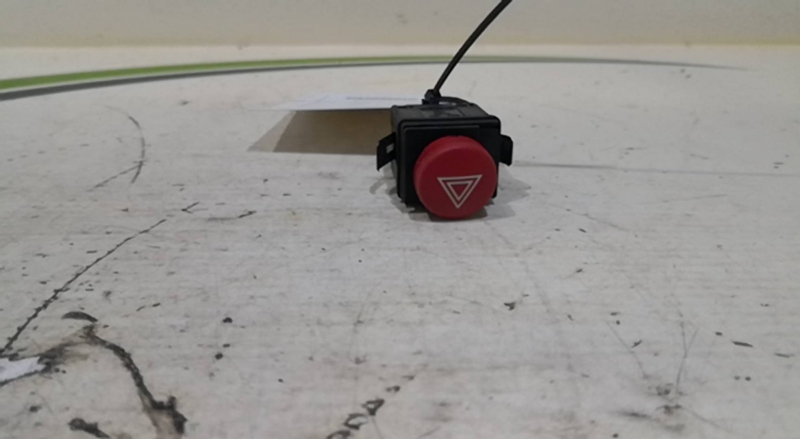 Botão 4 Piscas SEAT - ID S_64024