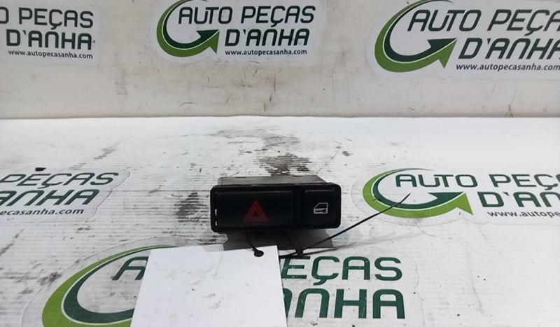 Botão 4 Piscas BMW - ID S_64640