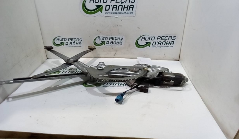 Elevador Frente Dto Electrico BMW 5 (E34) | 87 - 95 Imagem-1