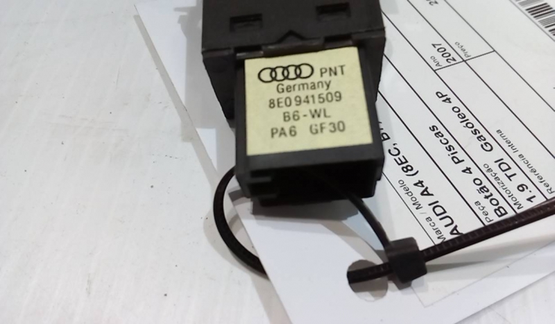 Botão 4 Piscas AUDI A4 (8EC, B7) | 04 - 08 Imagem-1