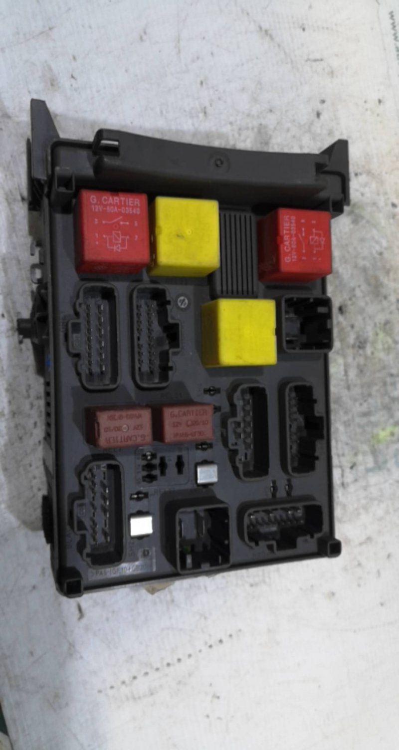 Caixa dos Fusíveis RENAULT VEL SATIS (BJ0_) | 02 -  Imagem-4