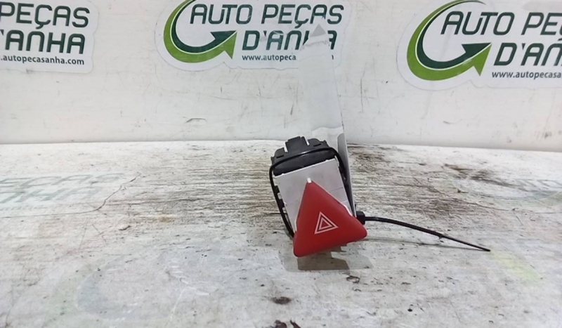 Botão 4 Piscas VOLKSWAGEN - ID S_65517