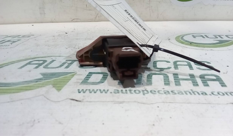 Botão 4 Piscas CITROEN C5 II (RC_) | 04 -  Imagem-1