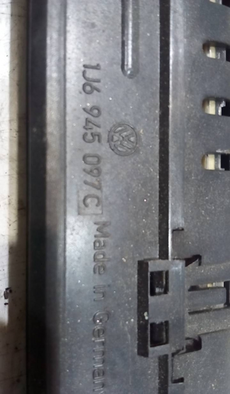 Farolim 3º Stop VOLKSWAGEN GOLF IV (1J1) | 97 - 07 Imagem-1