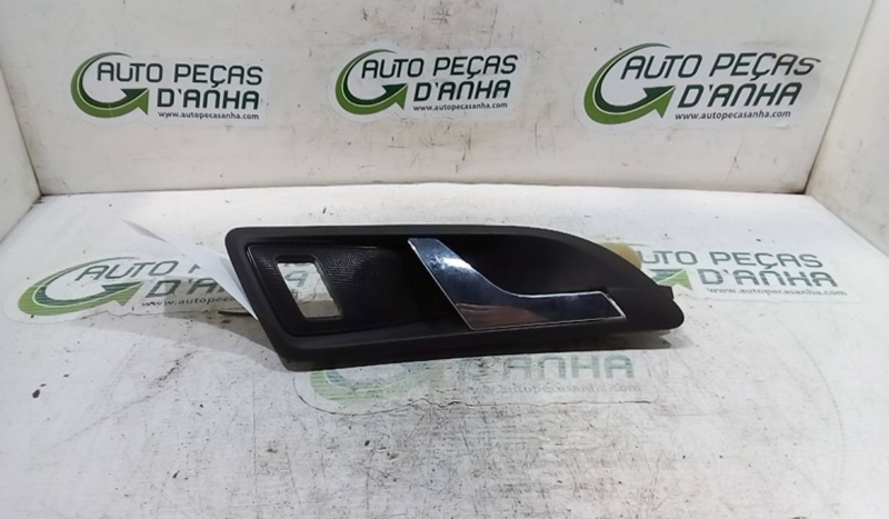 Puxador Interior Frt Dto SKODA - ID S_67747