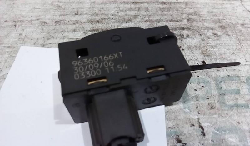 Botão Vidros PEUGEOT 407 SW (6E_) | 04 - 11 Imagem-1