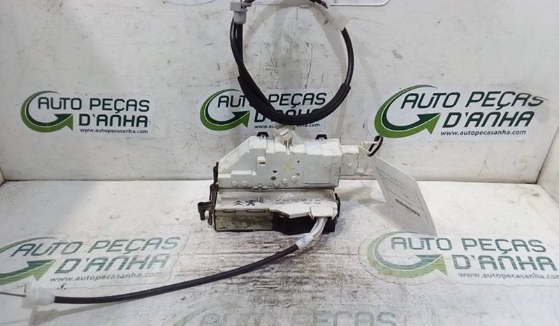 Fecho da Porta Frente Dto PEUGEOT - ID S_68852