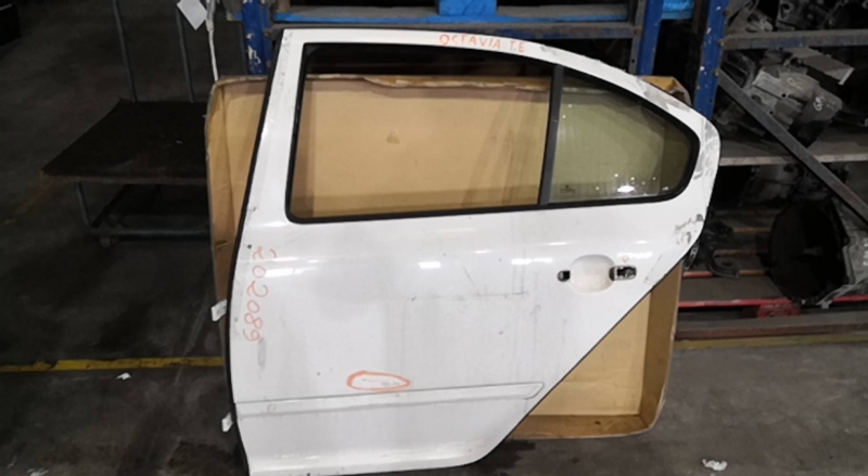 Porta Trás Esq SKODA - ID S_68949