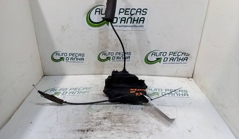 Fecho da Porta Frente Dto RENAULT - ID S_69014