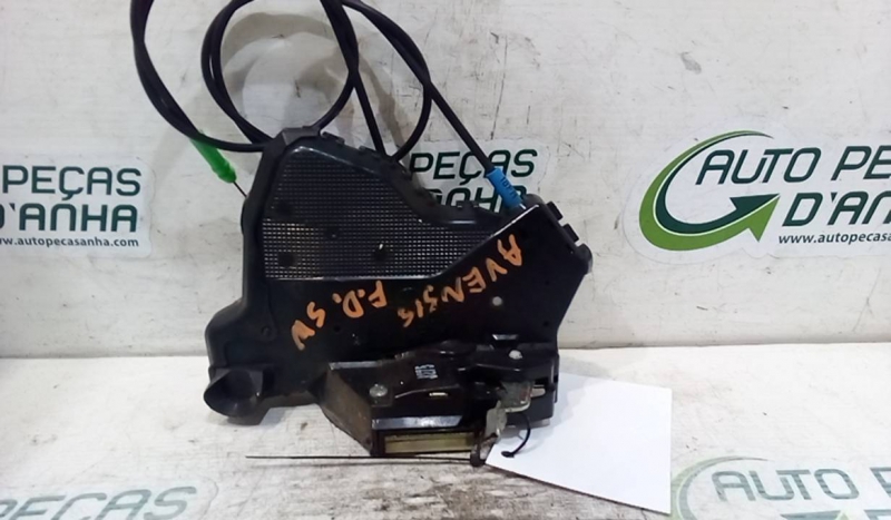 Fecho da Porta Frente Dto TOYOTA AVENSIS Combi (_T25_) | 03 - 08 Imagem-1