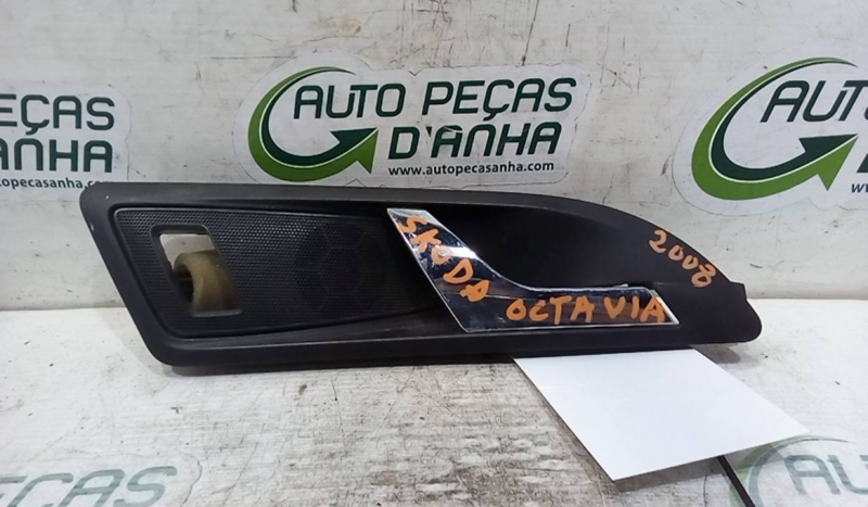 Puxador Interior Frt Dto SKODA - ID S_69221