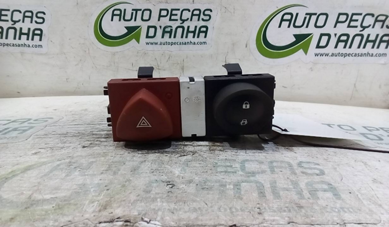 Botão 4 Piscas RENAULT - ID S_69344