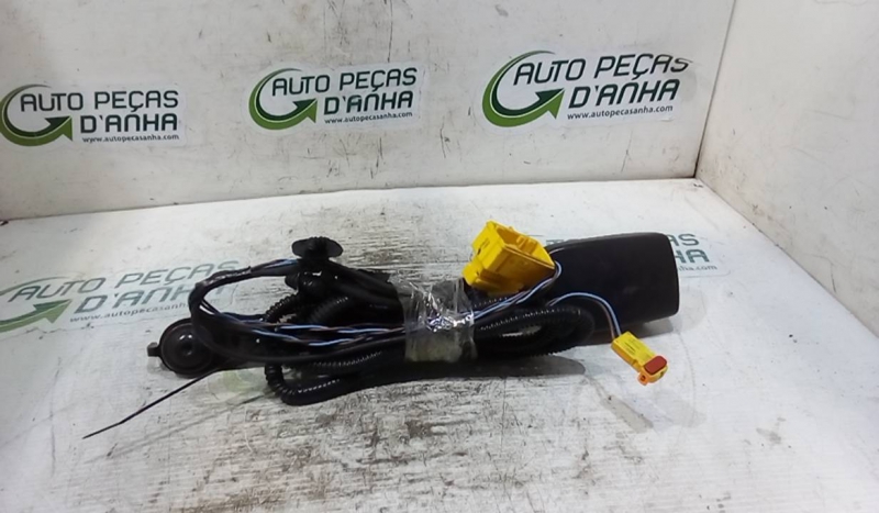 Engate Cinto Frente Esq RENAULT MEGANE III Hatchback (BZ0/1_) | 08 -  Imagem-1