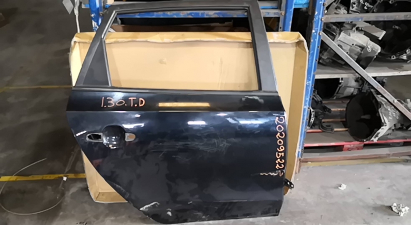 Porta Trás Dto HYUNDAI - ID S_69521