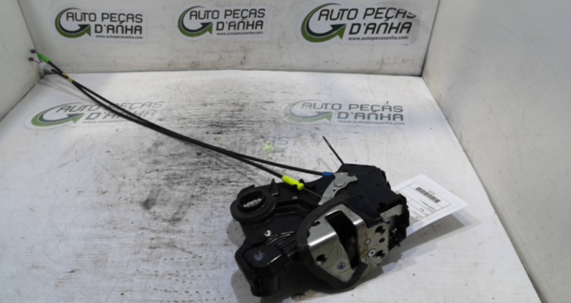 Fecho da Porta Frente Esq TOYOTA - ID S_70266