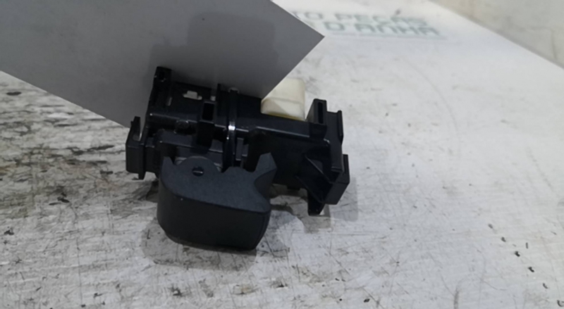 Botão Vidros TOYOTA AURIS (_E15_) | 06 - 12 Imagem-1