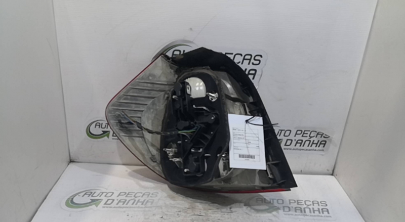 Farolim Stop Dto BMW 1 (E87) | 03 - 13 Imagem-1