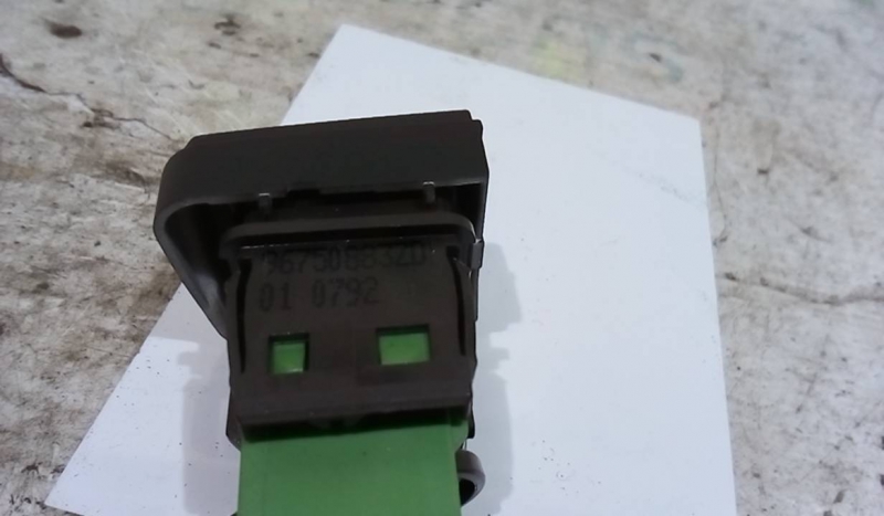 Botão Multifunções PEUGEOT 208 I (CA_, CC_) | 12 -  Imagem-1