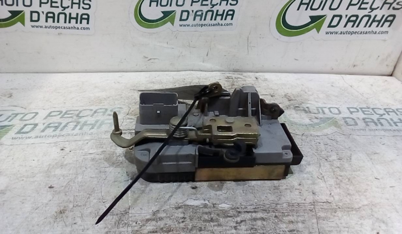Fecho da Porta Frente Dto PEUGEOT - ID S_71134