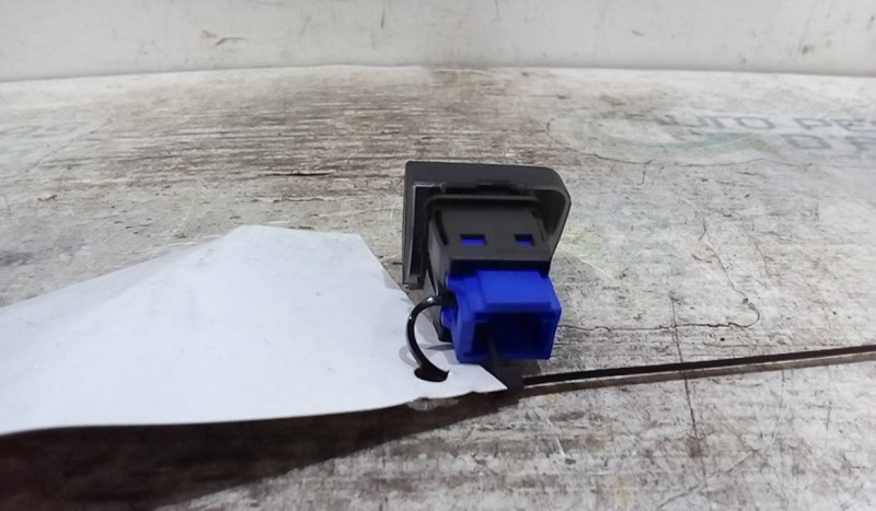 Botão 4 Piscas PEUGEOT 208 I (CA_, CC_) | 12 -  Imagem-1