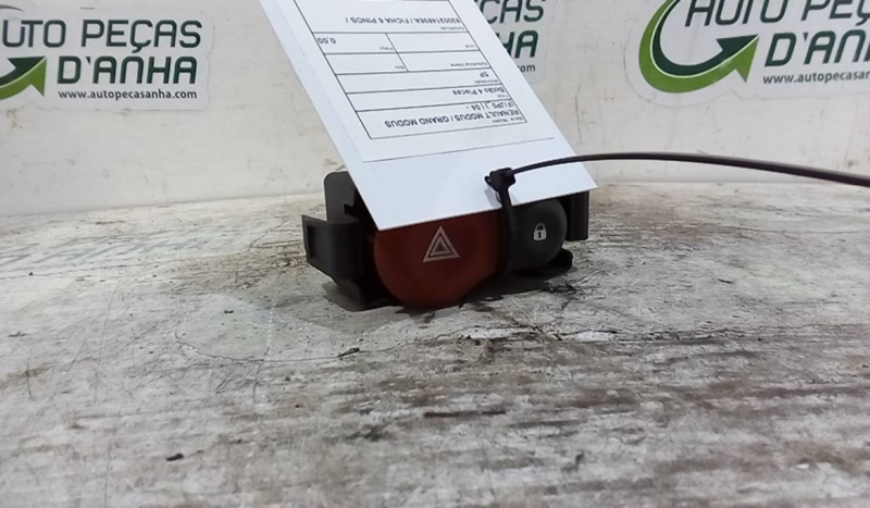 Botão 4 Piscas RENAULT - ID S_71405