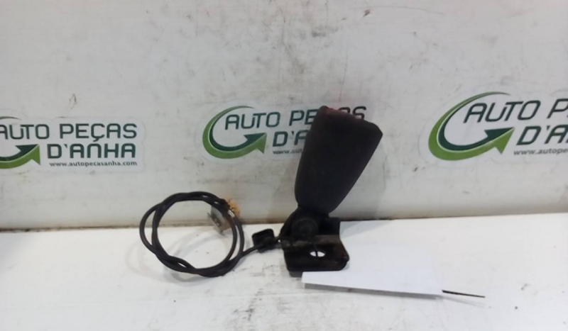 Engate Cinto Trás Dto MAZDA 3 (BK) | 03 - 09 Imagem-1