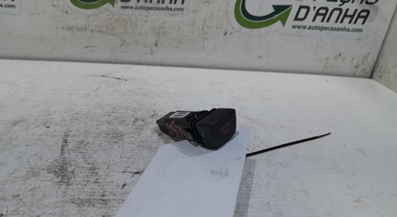 Botão 4 Piscas VOLVO - ID S_72371