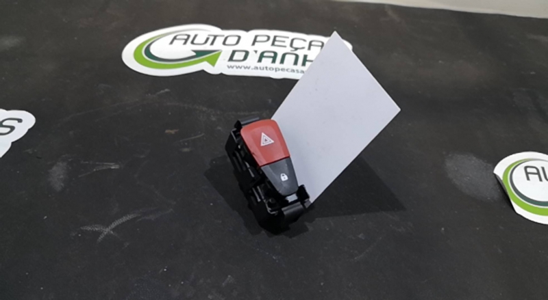 Botão 4 Piscas RENAULT - ID S_72471