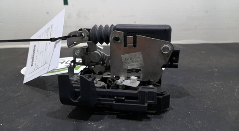 Fecho da Porta Frente Dto DACIA SANDERO | 08 -  Imagem-1