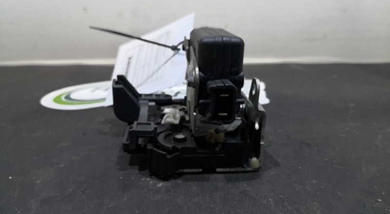 Fecho da Porta Frente Dto DACIA SANDERO | 08 -  Imagem-2