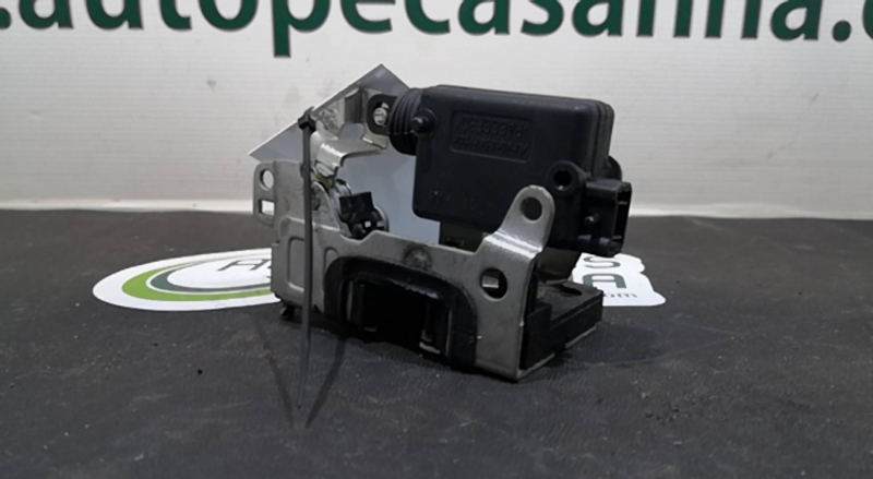 Fecho da Porta Trás Esq DACIA - ID S_72804