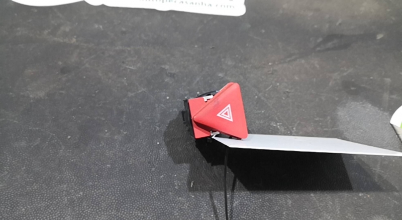 Botão 4 Piscas VOLKSWAGEN - ID S_73056