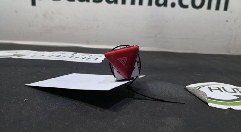 Botão 4 Piscas VOLKSWAGEN - ID S_73057