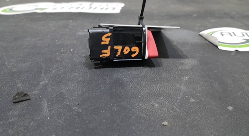 Botão 4 Piscas VOLKSWAGEN GOLF V (1K1) | 03 - 09 Imagem-1