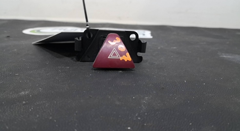 Botão 4 Piscas PEUGEOT - ID S_73216