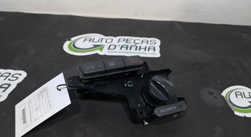 Botão 4 Piscas TOYOTA - ID S_73329