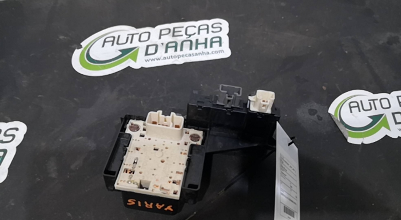 Botão 4 Piscas TOYOTA YARIS (_P1_) | 99 - 05 Imagem-1