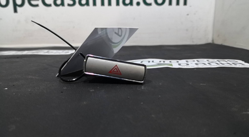 Botão 4 Piscas FORD - ID S_73363