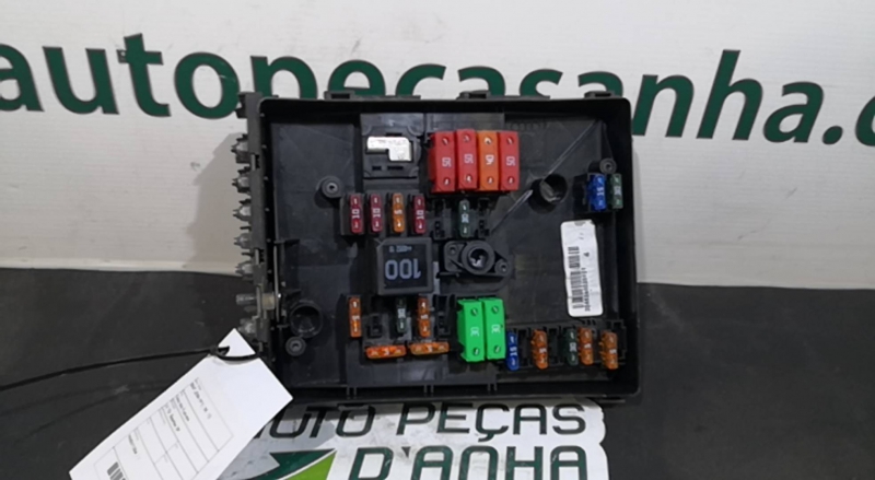 Caixa dos Fusíveis SEAT - ID S_73500