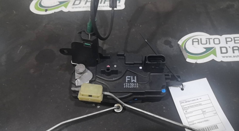 Fecho da Porta Frente Esq OPEL ASTRA H (A04) | 04 - 14 Imagem-3