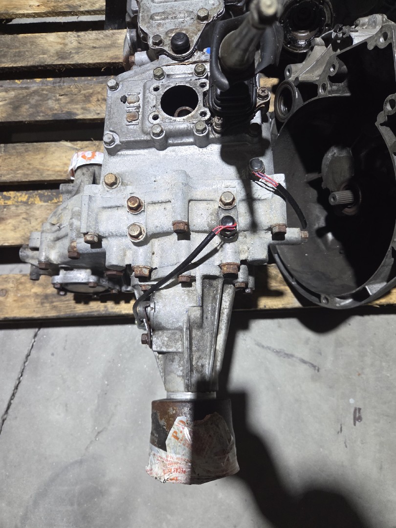 Caixa de Velocidades MITSUBISHI PAJERO II (V3_W, V2_W, V4_W) | 90 - 01 Imagem-1