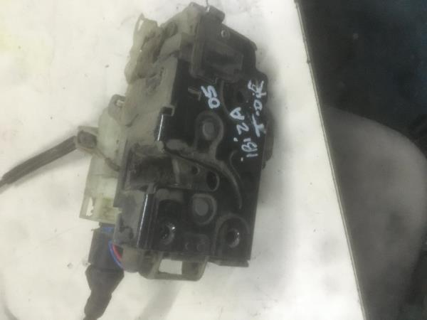 Fecho da Porta Frente Dto SEAT - ID S_16412