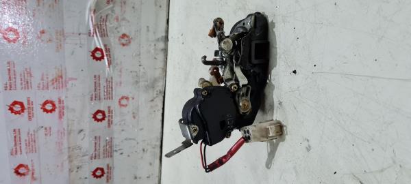 Fecho da Porta Trás Dto TOYOTA COROLLA (_E11_) | 95 - 02 Imagem-1