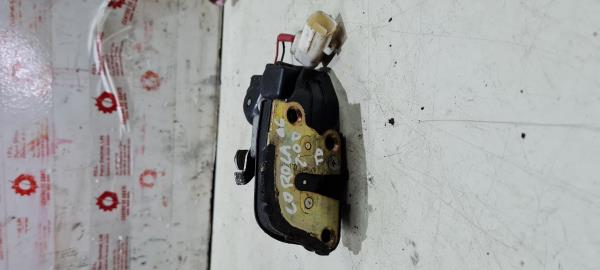 Fecho da Porta Trás Dto TOYOTA COROLLA (_E11_) | 95 - 02 Imagem-2