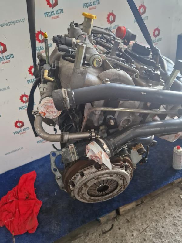 MOTOR COMBUSTÃO CHRYSLER VOYAGER III (RG, RS) | 99 - 08 Imagem-1
