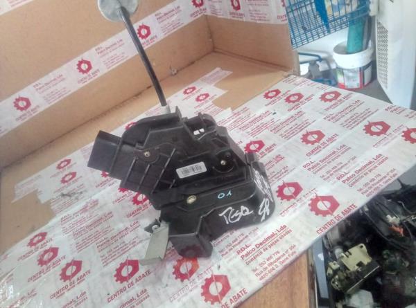 Fecho da Porta Trás Esq FORD - ID S_23745